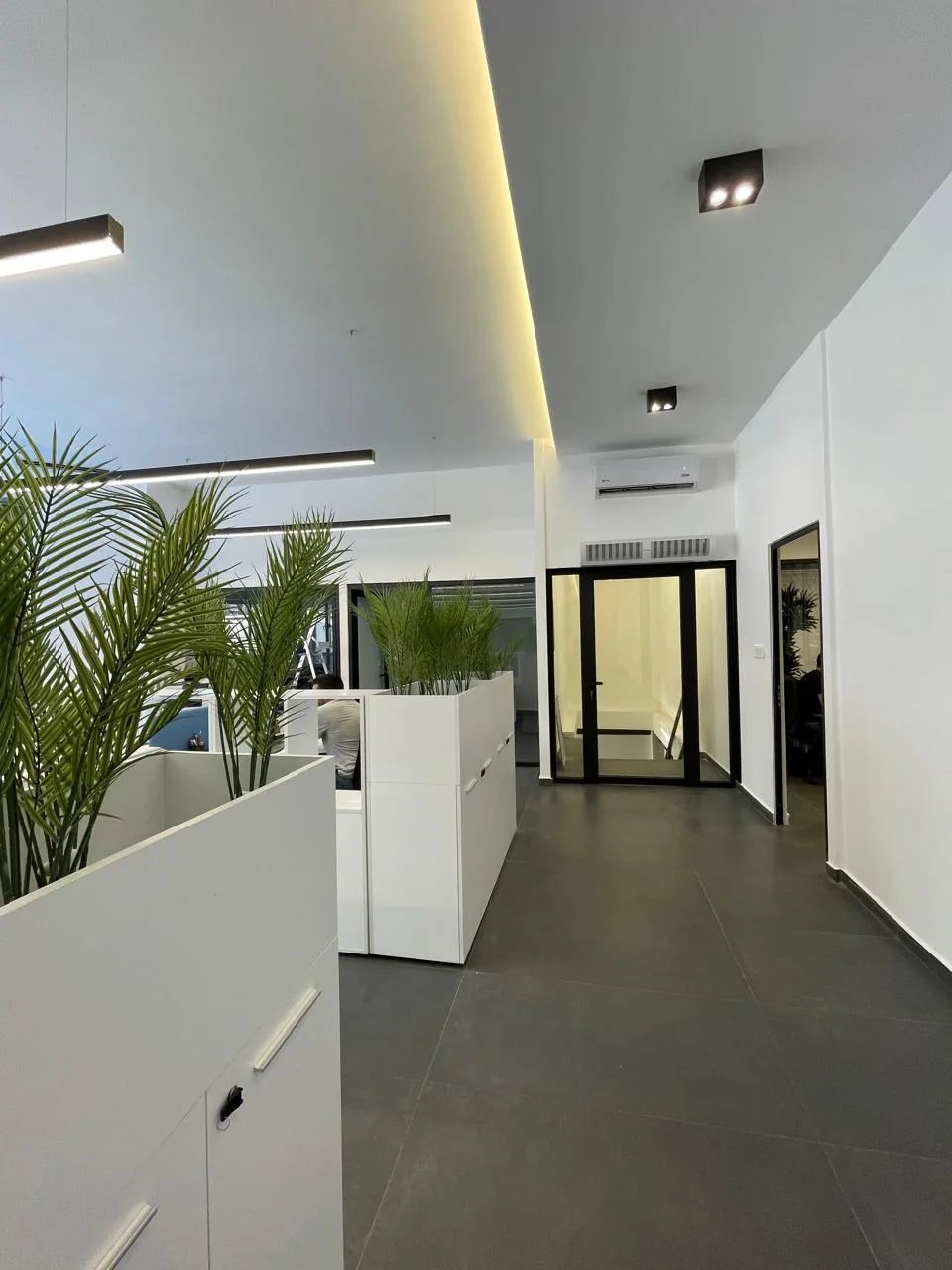 Contact Keyfreight Interior
